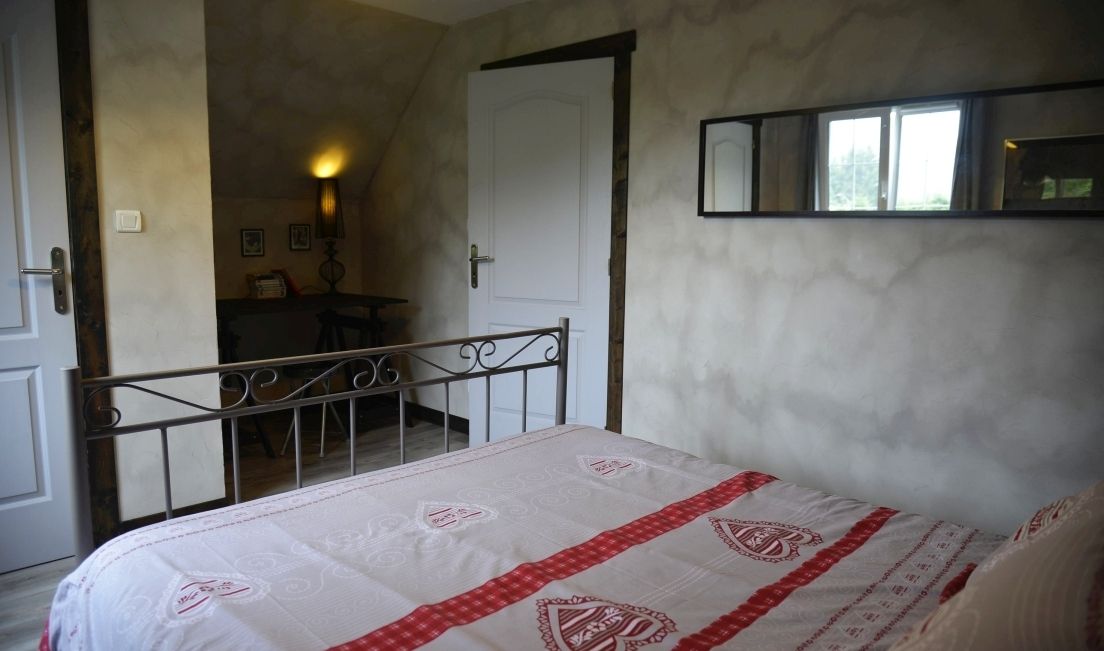 Chambre à létage avec dressing au Chalet Clairlune